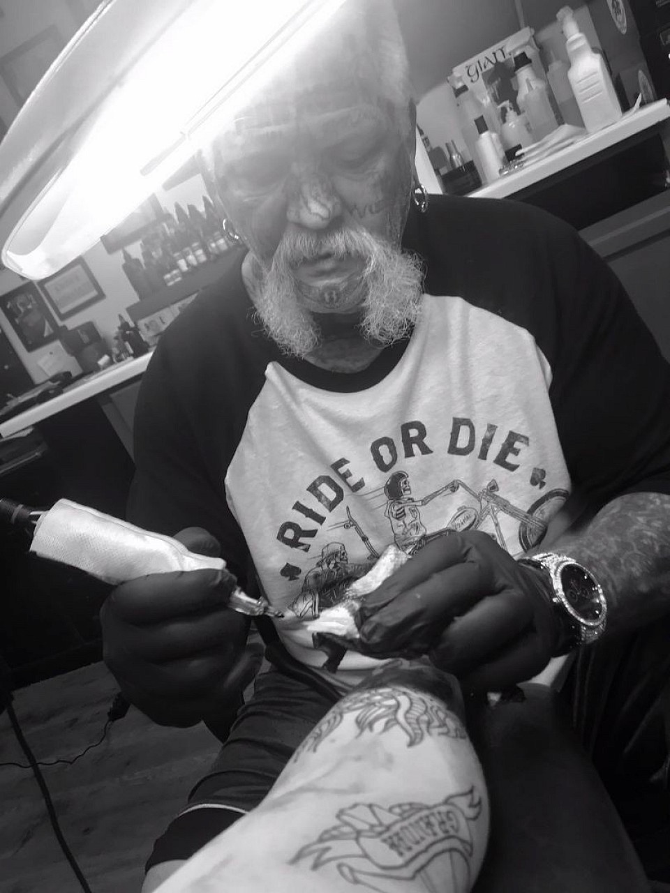 Dave Tattooing